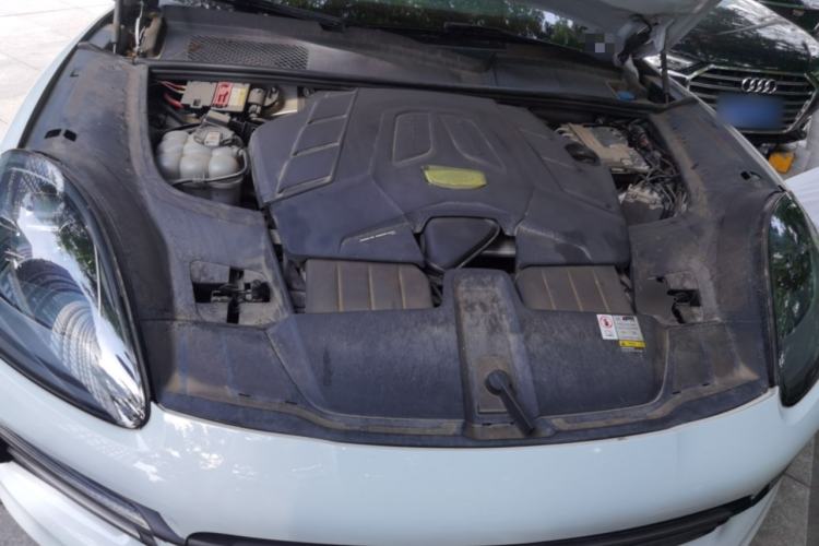 Used Porsche Cayenne 2023 Cayenne 3.0T Platinum Edition Engine Bay