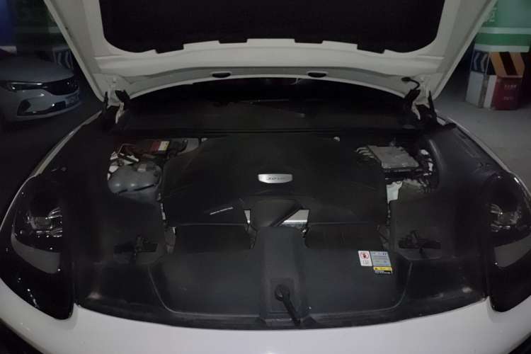 Used Porsche Cayenne 2023 Cayenne 3.0T Platinum Edition Engine Bay