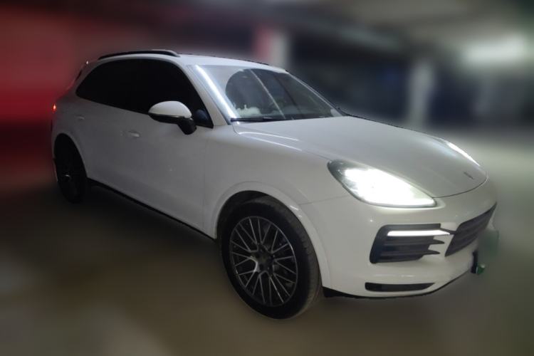 Used Porsche Cayenne 2023 Cayenne 3.0T Platinum Edition Front Right 45 Deg