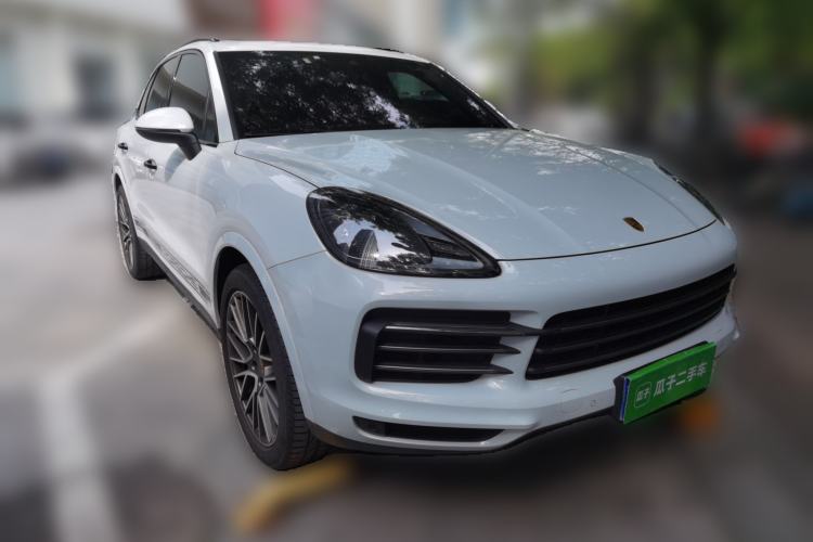 Used Porsche Cayenne 2023 Cayenne 3.0T Platinum Edition Front Right 45 Deg