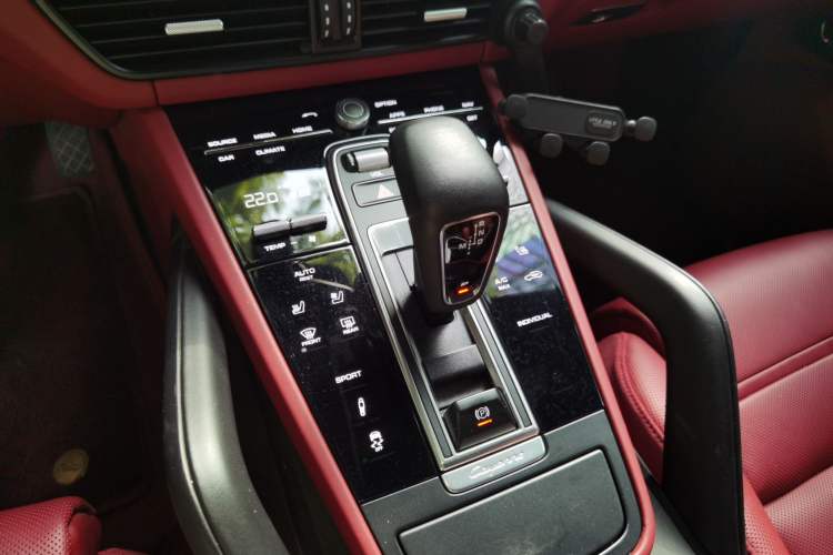 Used Porsche Cayenne 2023 Cayenne 3.0T Platinum Edition Gear Lever