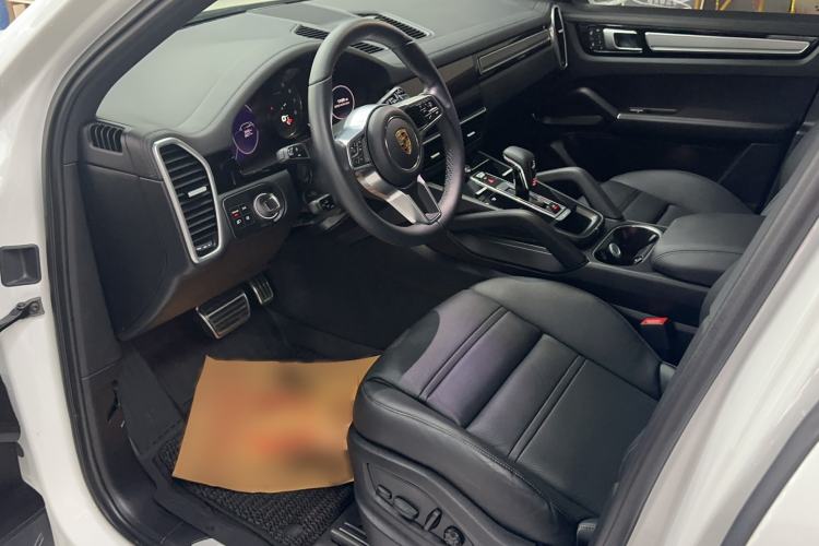 Used Porsche Cayenne 2023 Cayenne S 2.9T Platinum Edition Interior 1