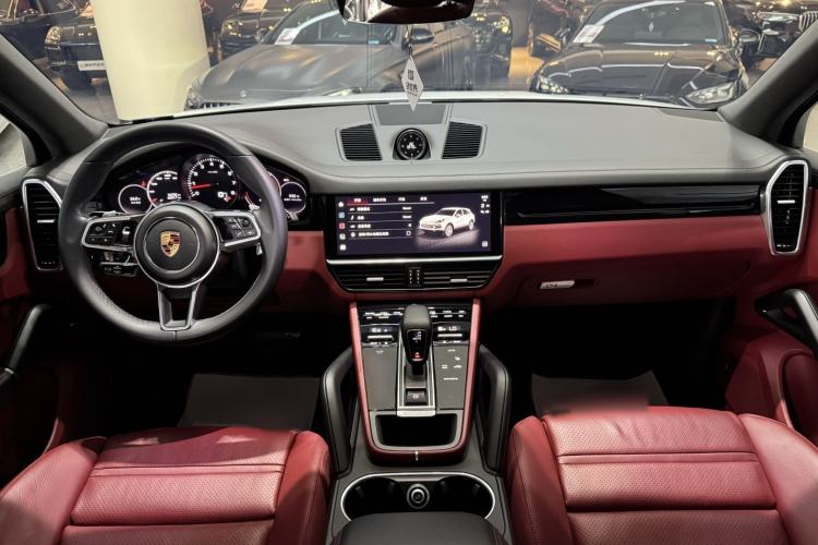 Used Porsche Cayenne 2023 Cayenne 3.0T Interior 1