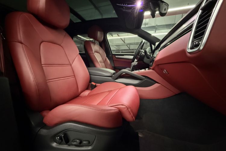 Used Porsche Cayenne 2023 Cayenne 3.0T Platinum Edition Interior 10