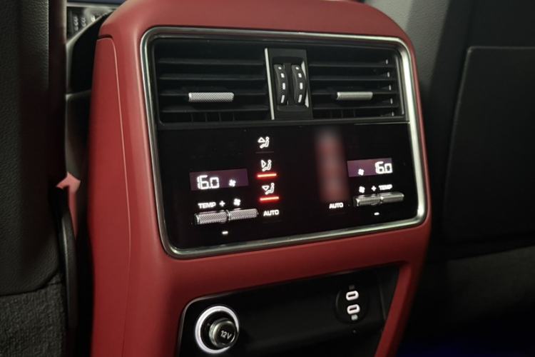 Used Porsche Cayenne 2023 Cayenne 3.0T Platinum Edition Interior 3