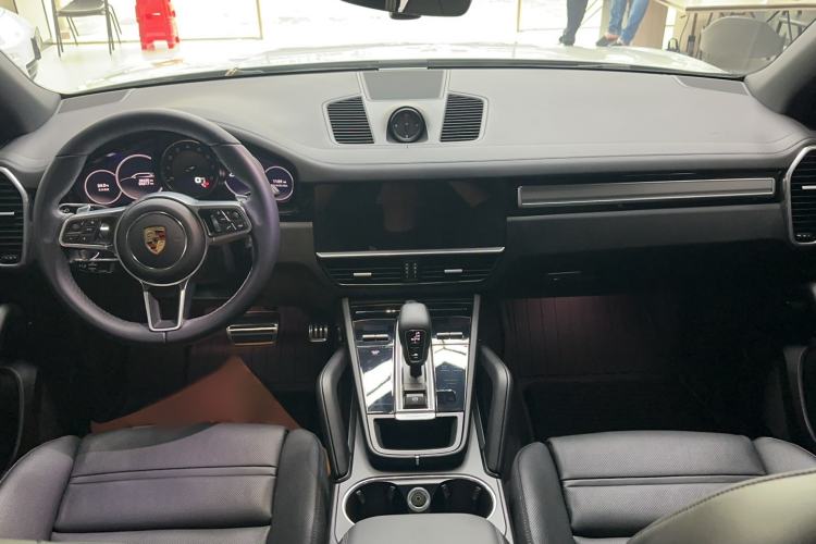 Used Porsche Cayenne 2023 Cayenne S 2.9T Platinum Edition Interior 3