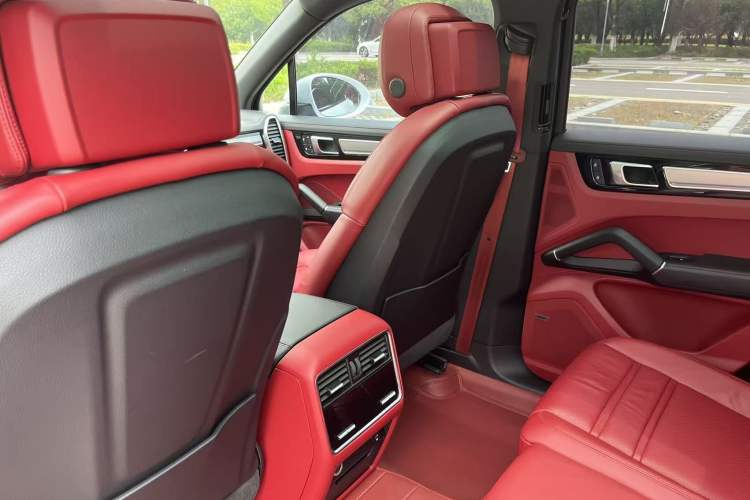 Used Porsche Cayenne 2023 Cayenne 3.0T Platinum Edition Interior 8