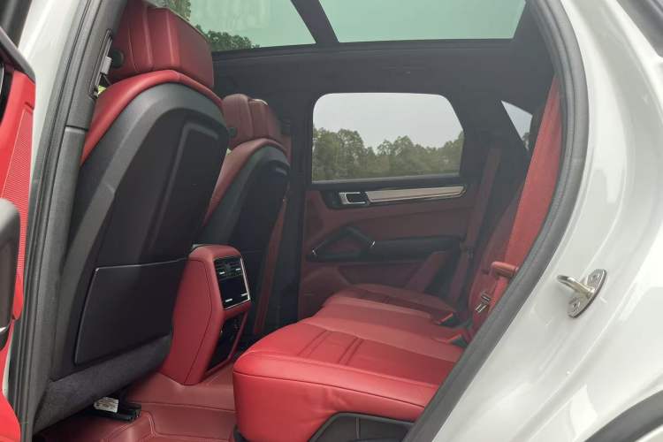 Used Porsche Cayenne 2023 Cayenne 3.0T Platinum Edition Interior 9