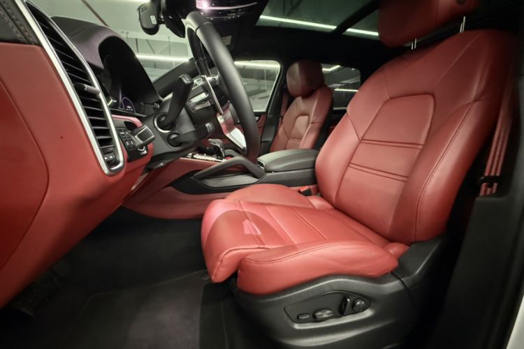 Used Porsche Cayenne 2023 Cayenne 3.0T Platinum Edition Left Front Seat