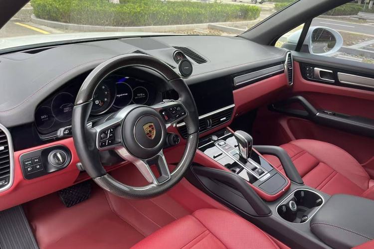 Used Porsche Cayenne 2023 Cayenne 3.0T Platinum Edition Left Front Seat