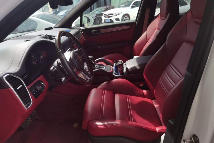 Used Porsche Cayenne 2023 Cayenne 3.0T Platinum Edition Left Front Seat