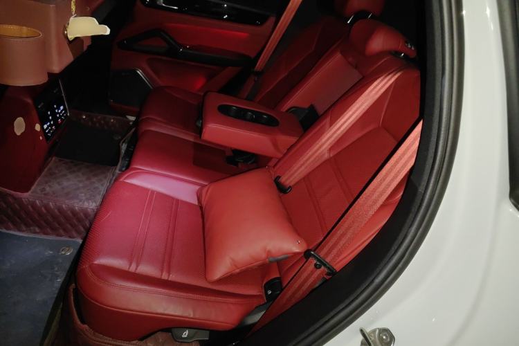 Used Porsche Cayenne 2023 Cayenne 3.0T Platinum Edition Left Rear Seat