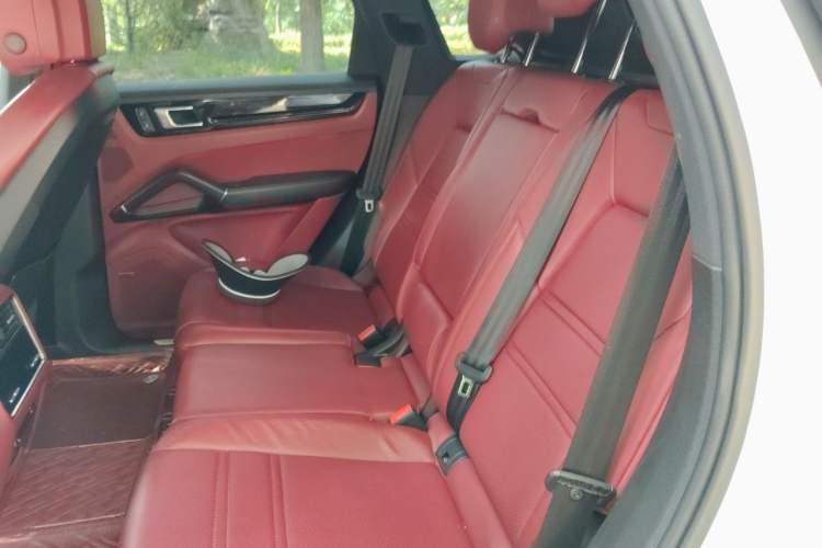 Used Porsche Cayenne 2023 Cayenne 3.0T Platinum Edition Left Rear Seat