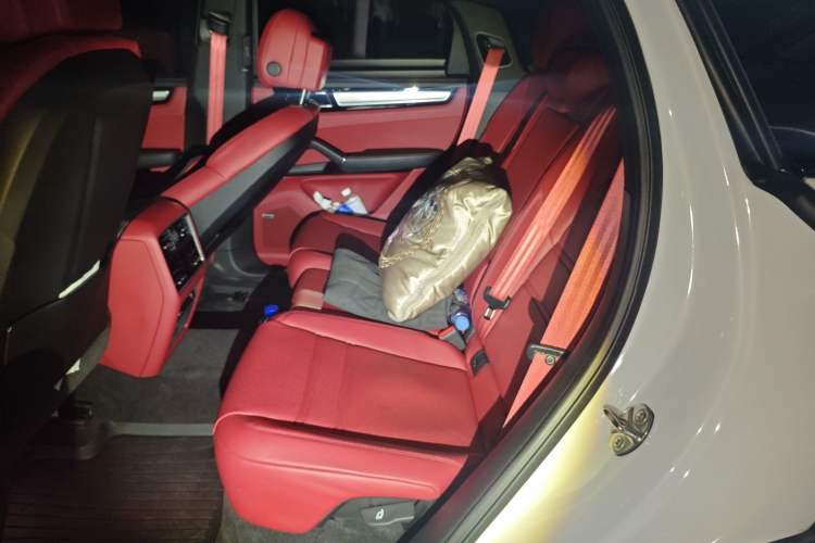 Used Porsche Cayenne 2023 Cayenne Coupé 3.0T Platinum Edition Left Rear Seat