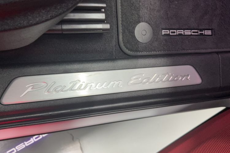 Used Porsche Cayenne 2023 Cayenne 3.0T Platinum Edition Left Rear Seat