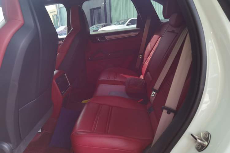 Used Porsche Cayenne 2023 Cayenne 3.0T Platinum Edition Left Rear Seat
