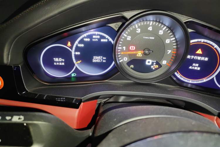 Used Porsche Cayenne 2023 Cayenne 3.0T Platinum Edition Odometer Close Up