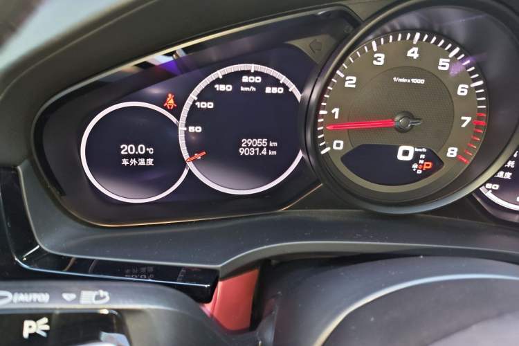Used Porsche Cayenne 2023 Cayenne 3.0T Platinum Edition Odometer Close Up