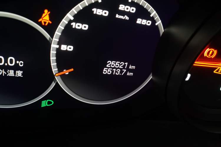 Used Porsche Cayenne 2023 Cayenne Coupé 3.0T Odometer Close Up
