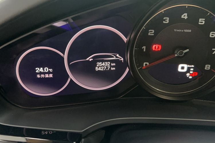 Used Porsche Cayenne 2023 Cayenne S 2.9T Platinum Edition Odometer Close Up