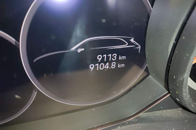 Used Porsche Cayenne 2023 Cayenne 3.0T Platinum Edition Odometer Close Up