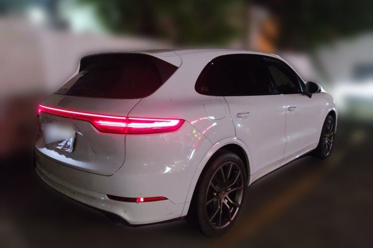 Used Porsche Cayenne 2023 Cayenne S 2.9T Platinum Edition Rear Right 45 Deg