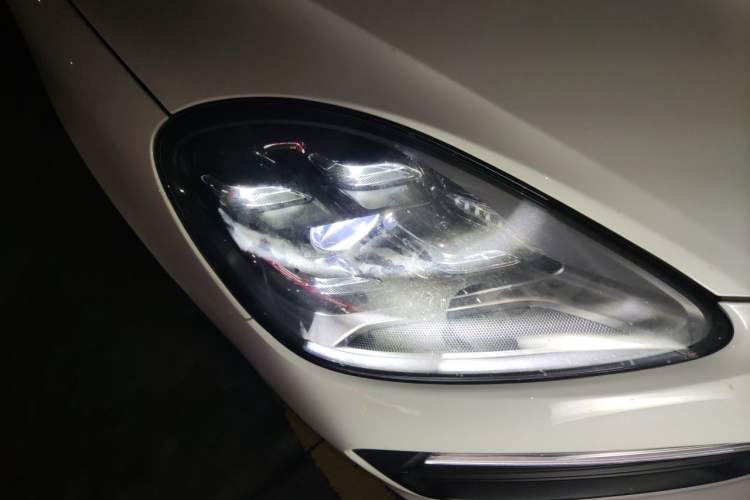 Used Porsche Cayenne 2023 Cayenne S 2.9T Platinum Edition Right Front Headlight