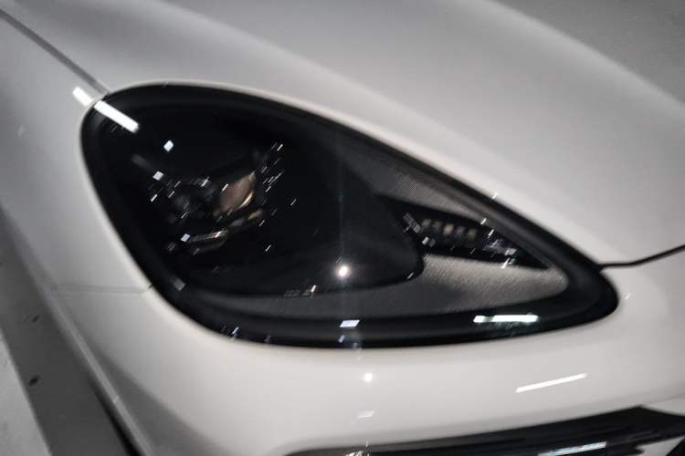 Used Porsche Cayenne 2023 Cayenne 3.0T Right Front Headlight