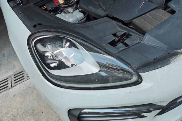Used Porsche Cayenne 2023 Cayenne 3.0T Platinum Edition Right Front Headlight