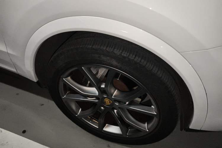 Used Porsche Cayenne 2023 Cayenne 3.0T Right Front Wheel Hub