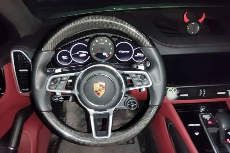 Used Porsche Cayenne 2023 Cayenne 3.0T Platinum Edition Steering Wheel