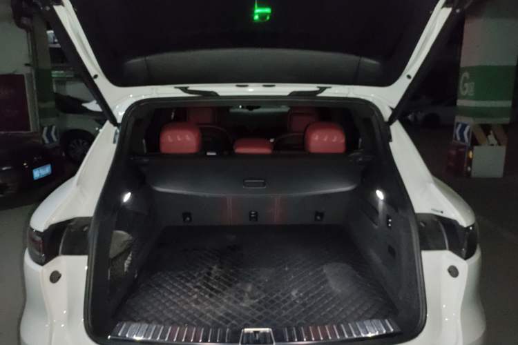 Used Porsche Cayenne 2023 Cayenne 3.0T Platinum Edition Trunk