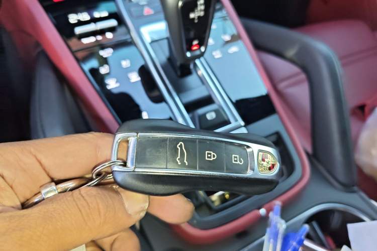 Used Porsche Cayenne 2023 Cayenne 3.0T Platinum Edition Vehicle Key