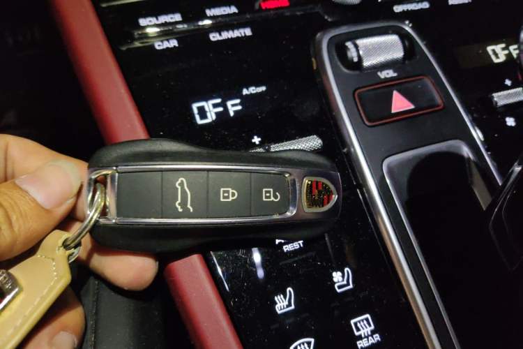 Used Porsche Cayenne 2023 Cayenne S 2.9T Platinum Edition Vehicle Key