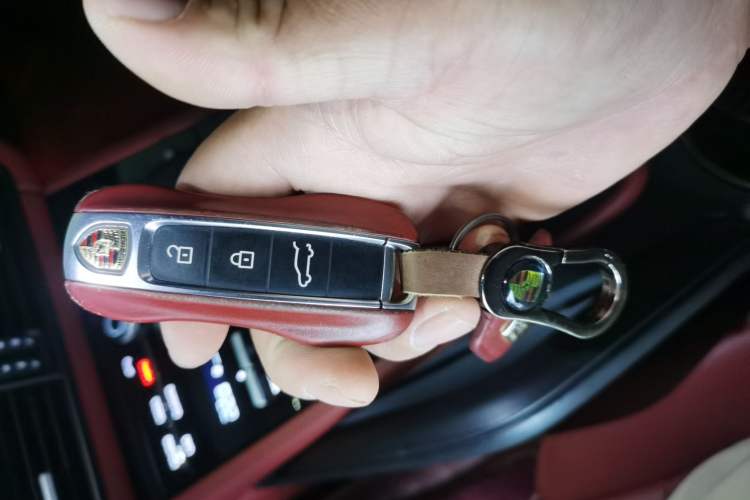 Used Porsche Cayenne 2023 Cayenne Coupé 3.0T Vehicle Key