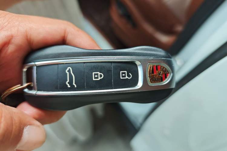 Used Porsche Cayenne 2023 Cayenne 3.0T Platinum Edition Vehicle Key