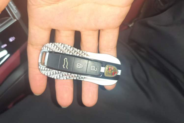 Used Porsche Cayenne 2023 Cayenne 3.0T Vehicle Key