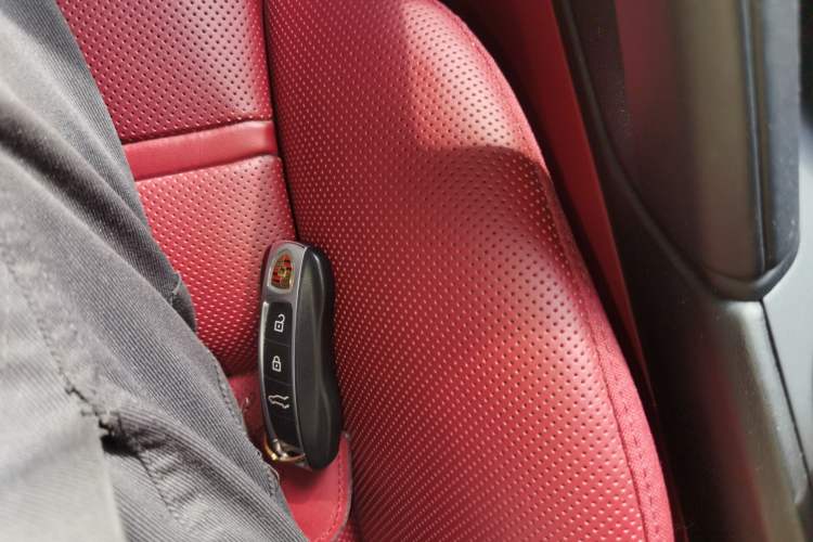 Used Porsche Cayenne 2023 Cayenne 3.0T Platinum Edition Vehicle Key