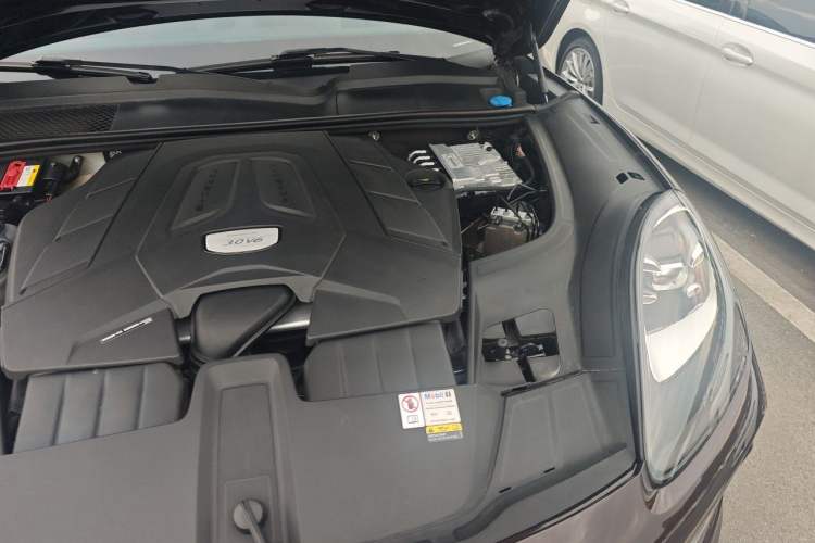 Used Porsche Cayenne 2023 Cayenne 3.0T Platinum Edition Engine Bay Left