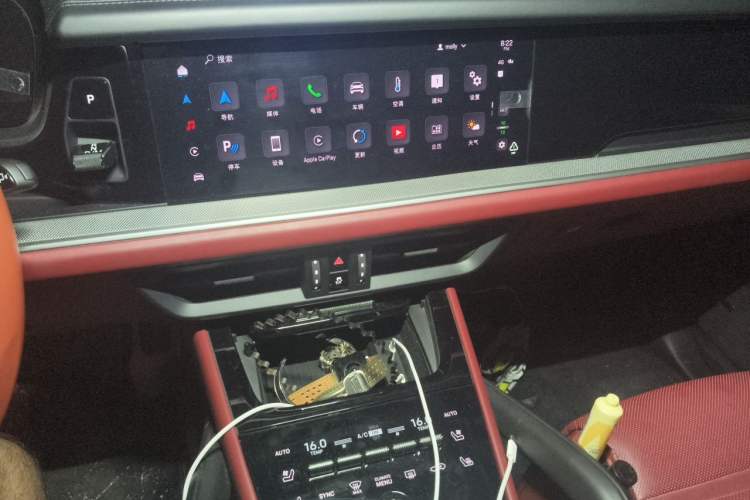 Used Porsche Cayenne 2024 Cayenne 3.0T Audio And AC Panel
