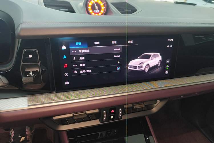 Used Porsche Cayenne 2024 Cayenne 3.0T Audio And AC Panel