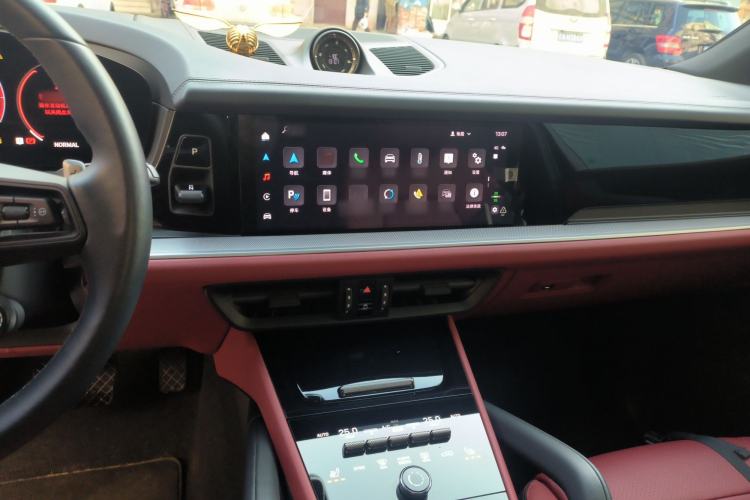 Used Porsche Cayenne 2024 Cayenne 3.0T Audio And AC Panel