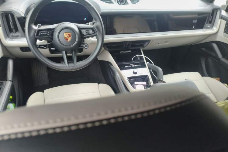 Used Porsche Cayenne 2024 Cayenne 3.0T Center Console
