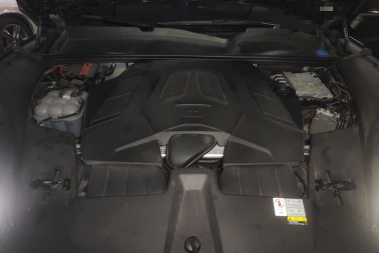 Used Porsche Cayenne 2024 Cayenne 3.0T Engine Bay