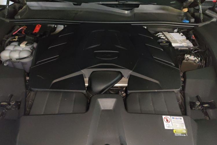 Used Porsche Cayenne 2024 Cayenne 3.0T Engine Bay