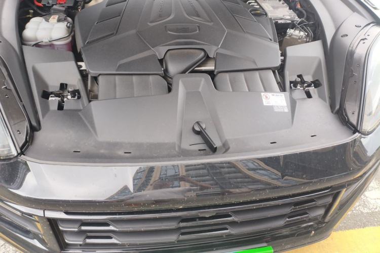 Used Porsche Cayenne 2024 Cayenne 3.0T Engine Bay