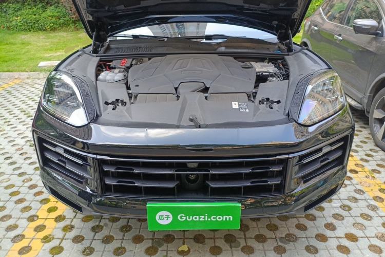 Used Porsche Cayenne 2024 Cayenne 3.0T Engine Bay