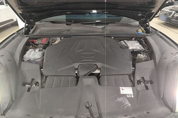 Used Porsche Cayenne 2024 Cayenne 3.0T Engine Bay