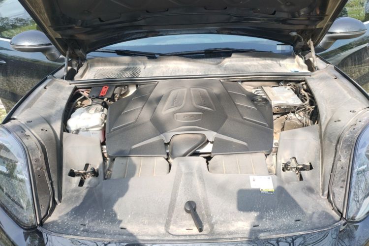 Used Porsche Cayenne 2024 Cayenne 3.0T Engine Bay