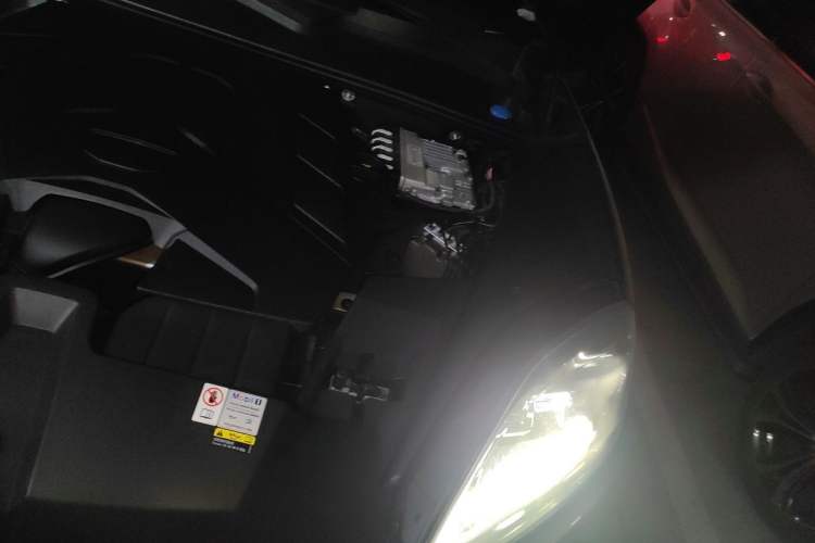 Used Porsche Cayenne 2024 Cayenne 3.0T Engine Bay Left